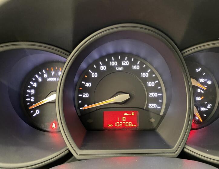 KIA Rio 11