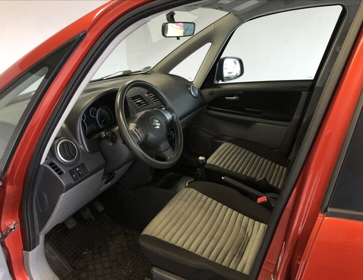 Suzuki SX4 9