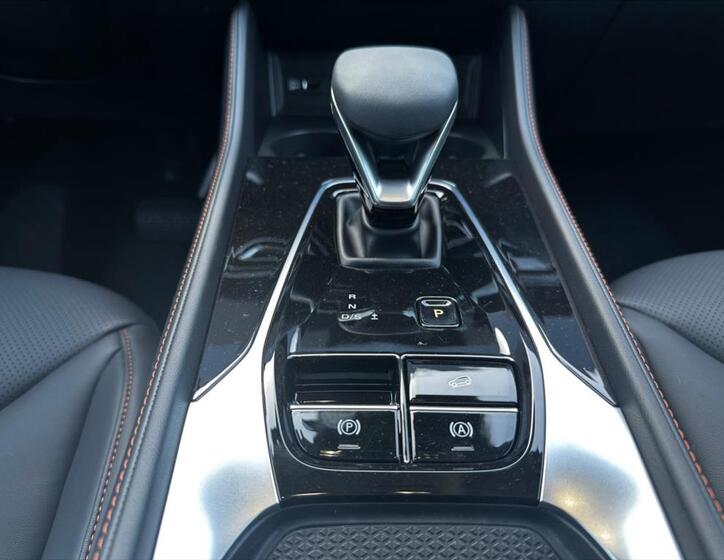 MG HS 10
