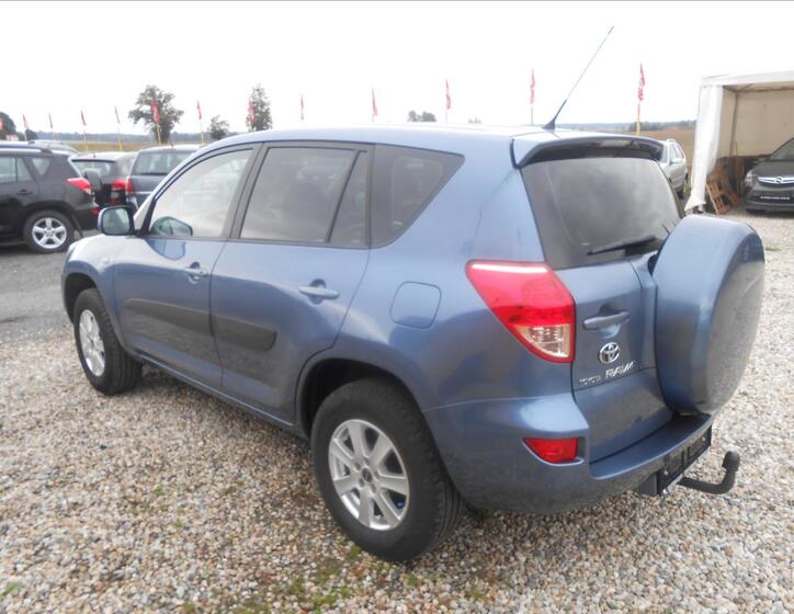 Toyota RAV4 8