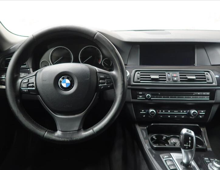 BMW Řada 5 30
