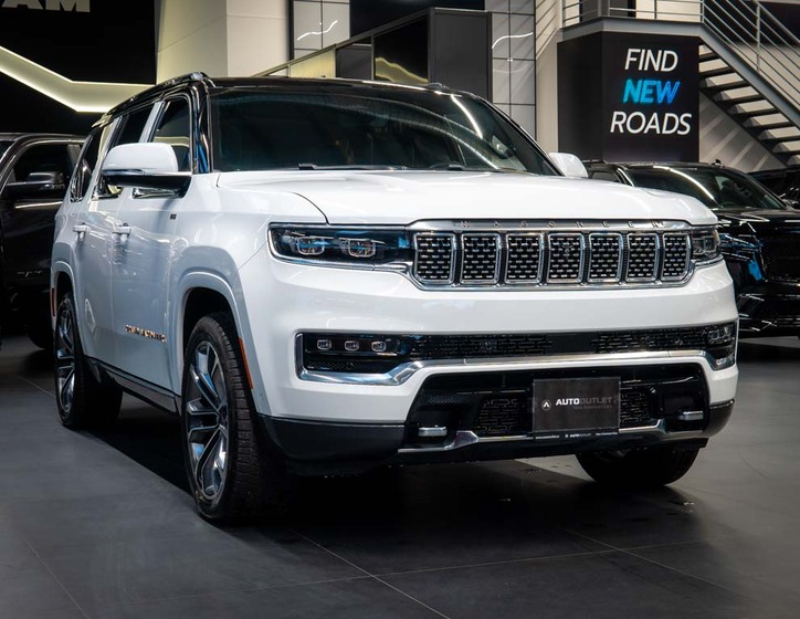 Jeep Grand Wagoneer 10