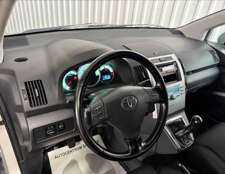 Toyota Corolla Verso 16