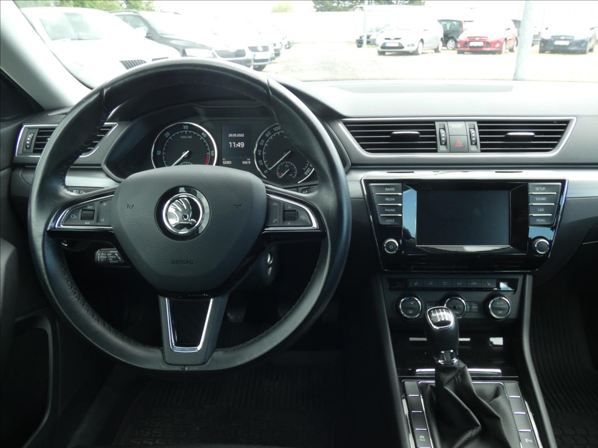 Škoda Superb