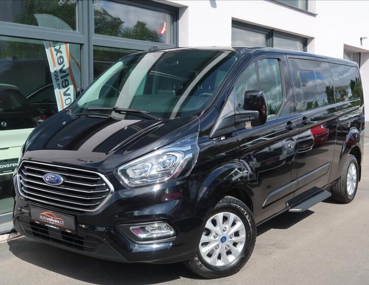 Ford Tourneo Custom 1