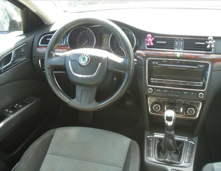 Škoda Superb 14