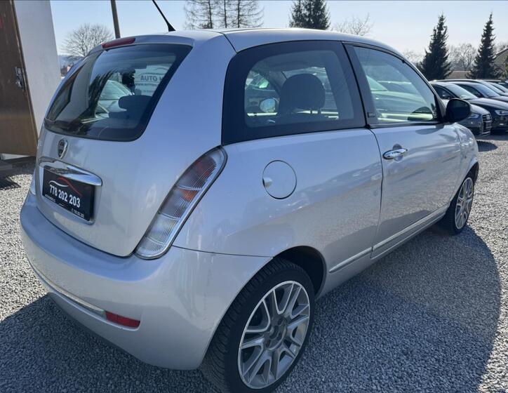 Lancia Y 7