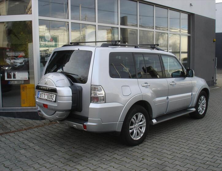 Mitsubishi Pajero 4