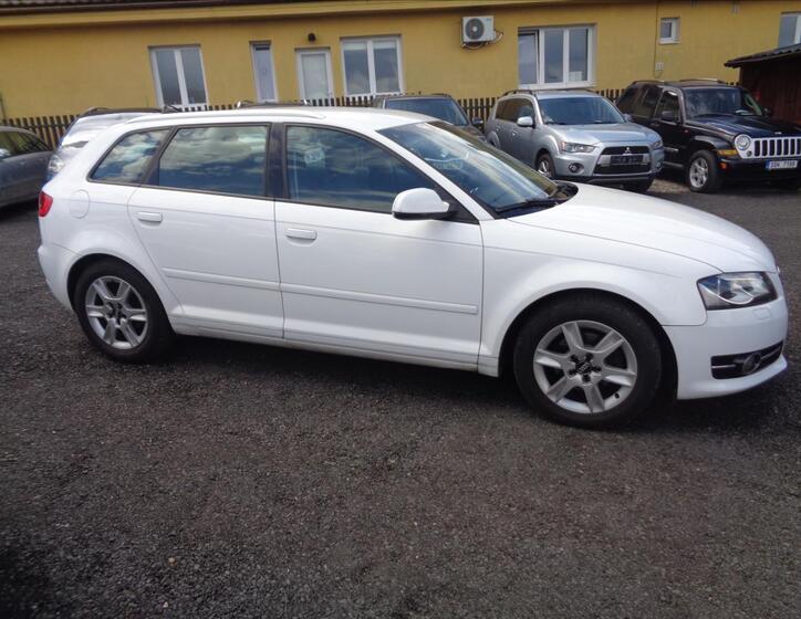 Audi A3 8