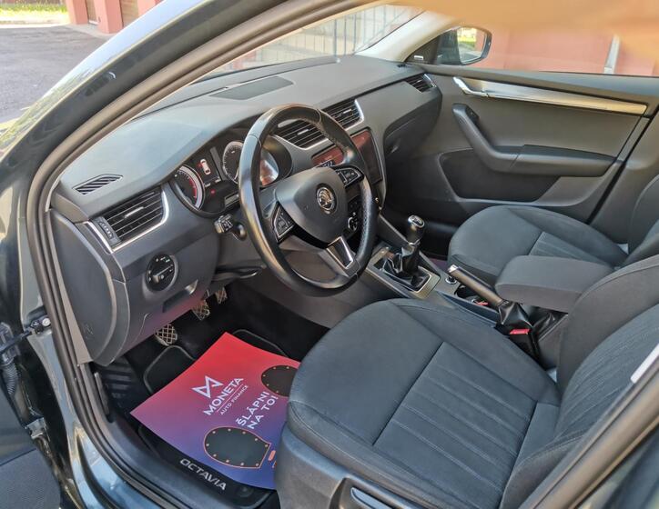 Škoda Octavia 12