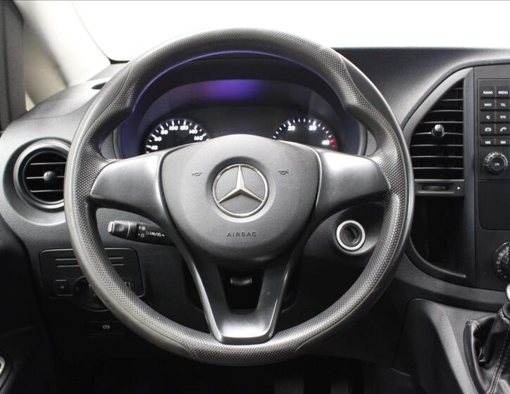 Mercedes-Benz Vito 17