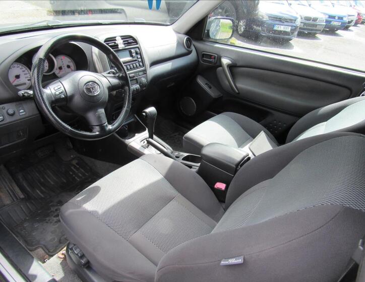 Toyota RAV4 9