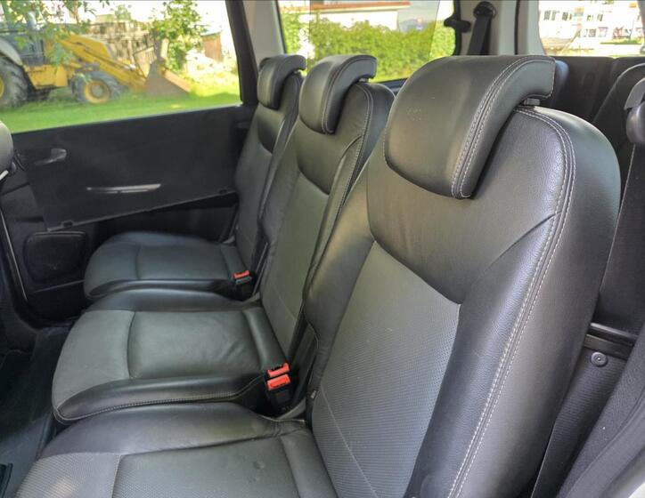 Ford Galaxy 19