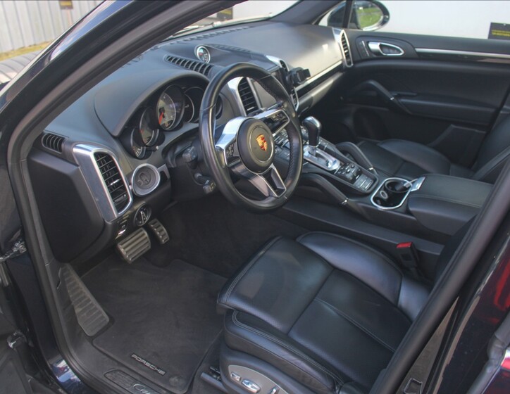 Porsche Cayenne 13