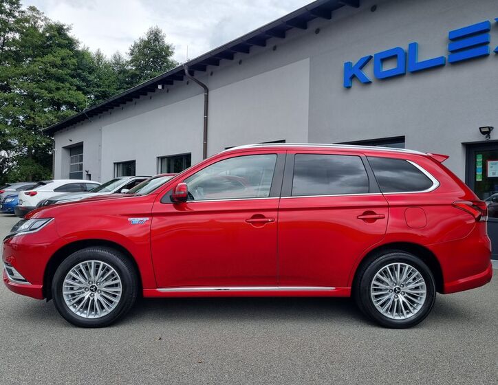Mitsubishi Outlander 2