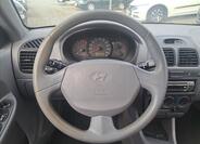 Hyundai Accent 12