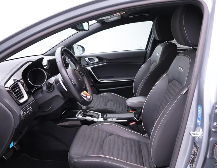 KIA ProCeed 12