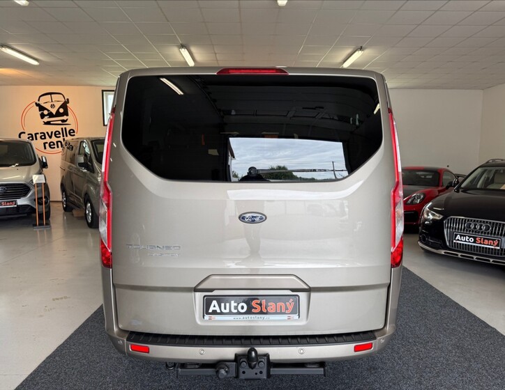 Ford Tourneo Custom 9