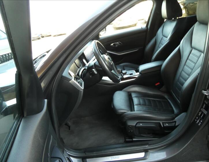 BMW Řada 3 25