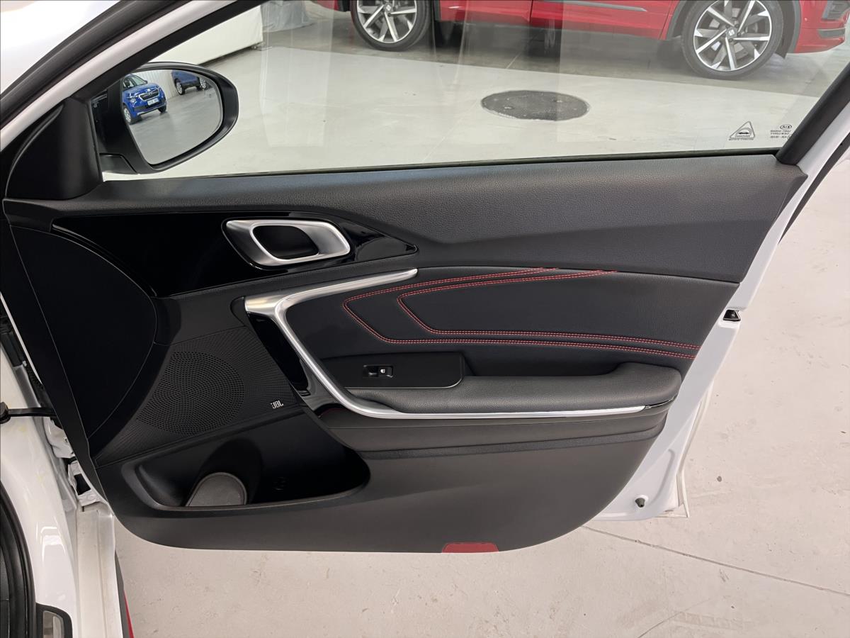 KIA ProCeed
