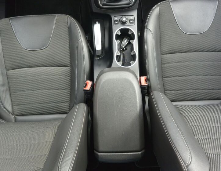 Ford Kuga 26
