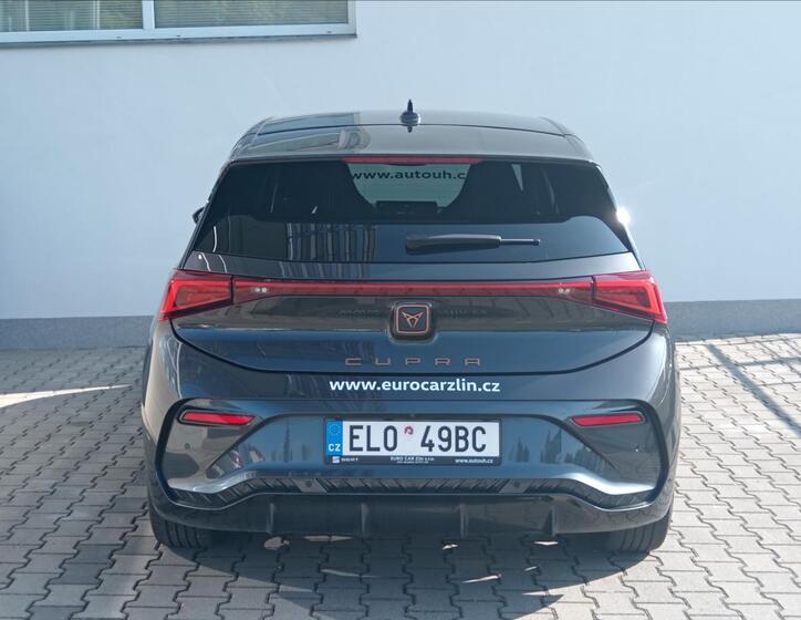 Cupra Born 5