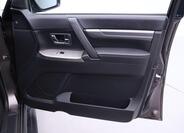 Mitsubishi Pajero 12
