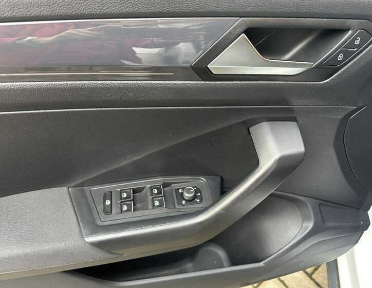Volkswagen T-Roc 14
