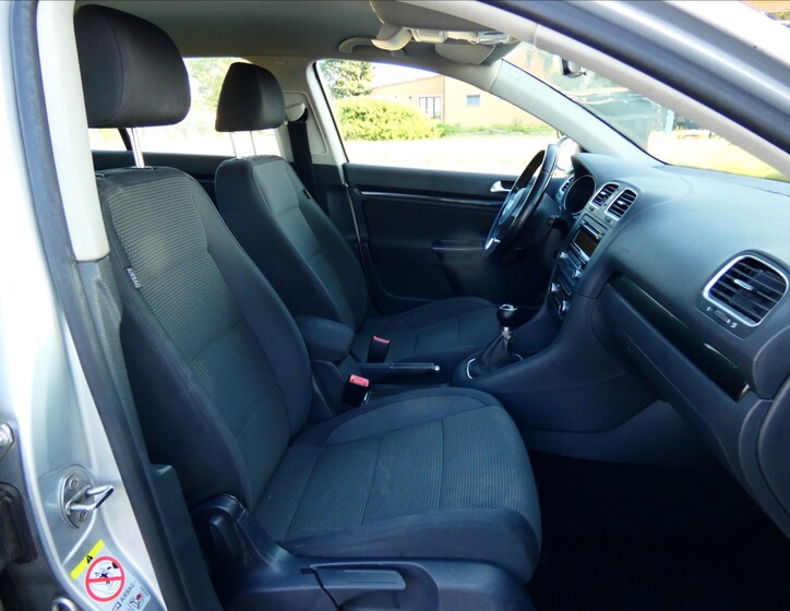 Volkswagen Golf 10