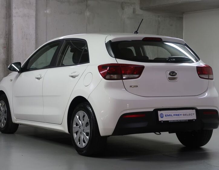 KIA Rio 7