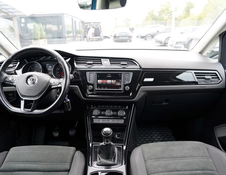 Volkswagen Touran 26