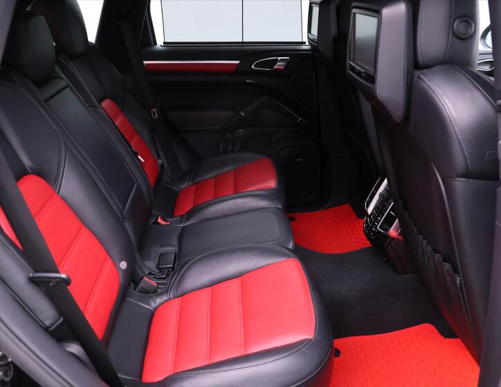 Porsche Cayenne 14