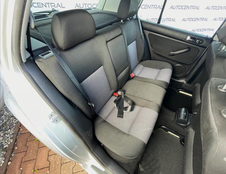 Volkswagen Golf 19