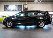Chrysler Pacifica 2