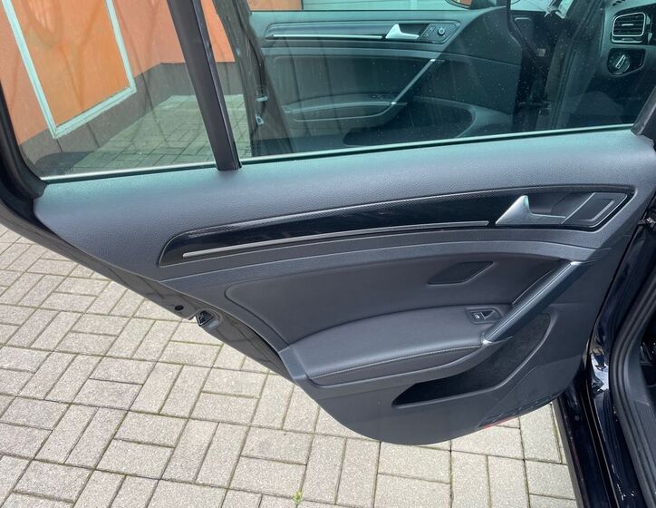 Volkswagen Golf 32