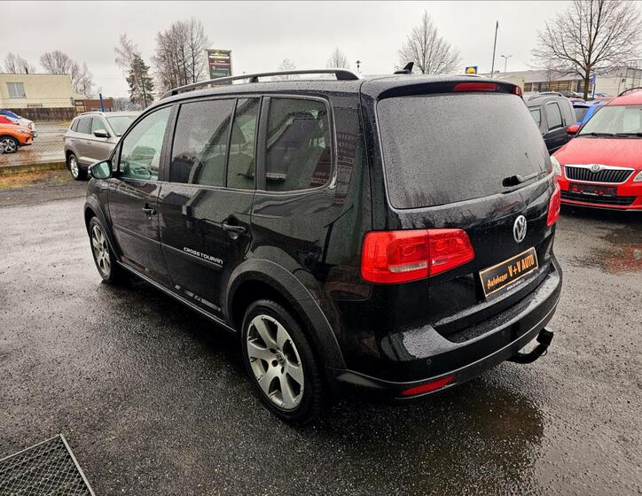 Volkswagen Touran 8