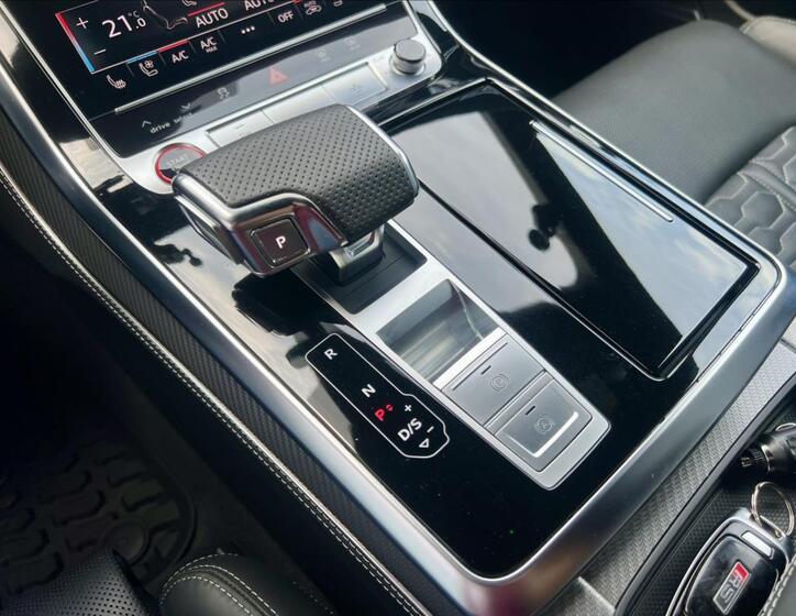 Audi RS Q8 35