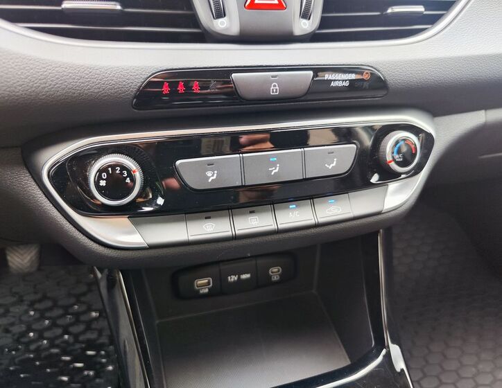 Hyundai i30 19
