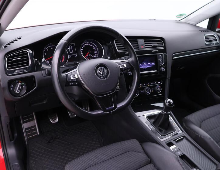 Volkswagen Golf 32