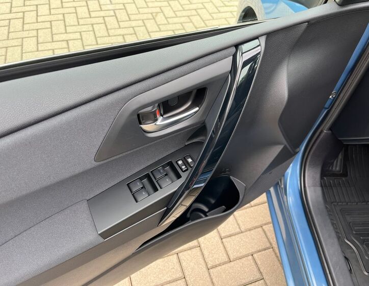 Toyota Auris 12