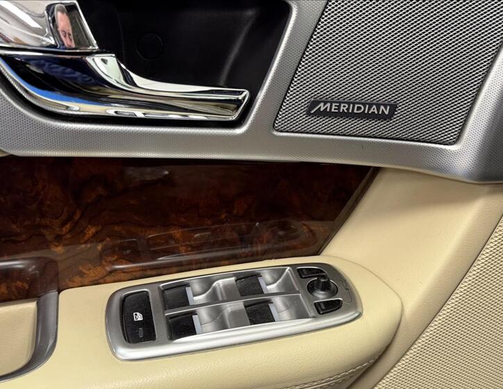 Jaguar XF 19
