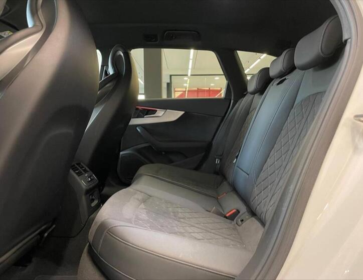 Audi S4 11