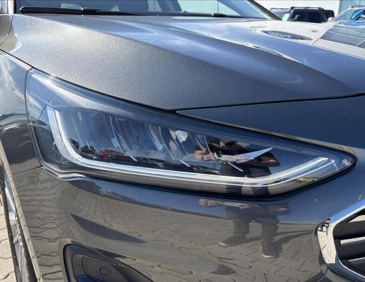 Ford Focus 9