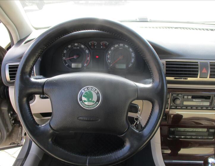 Škoda Superb 14