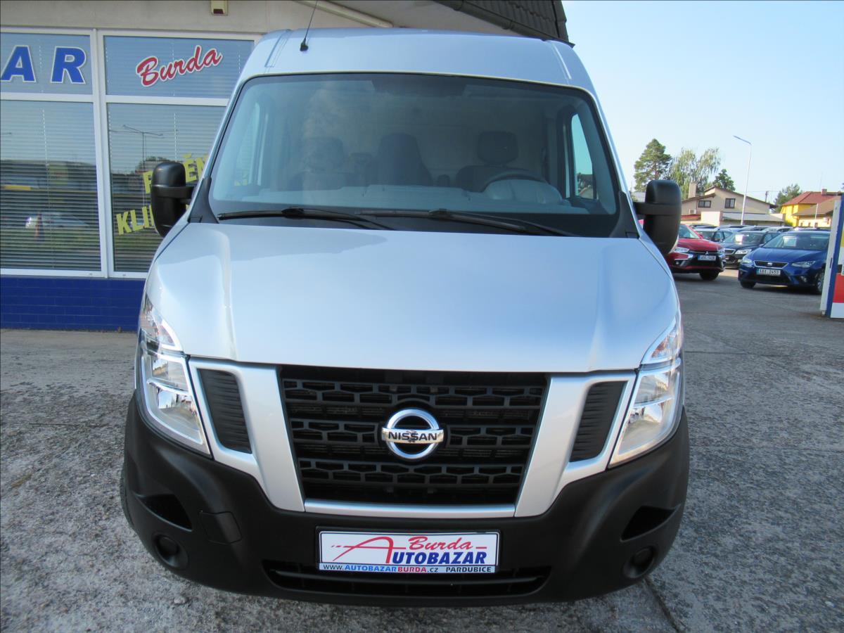 Nissan NV400