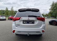 Mitsubishi Outlander 4