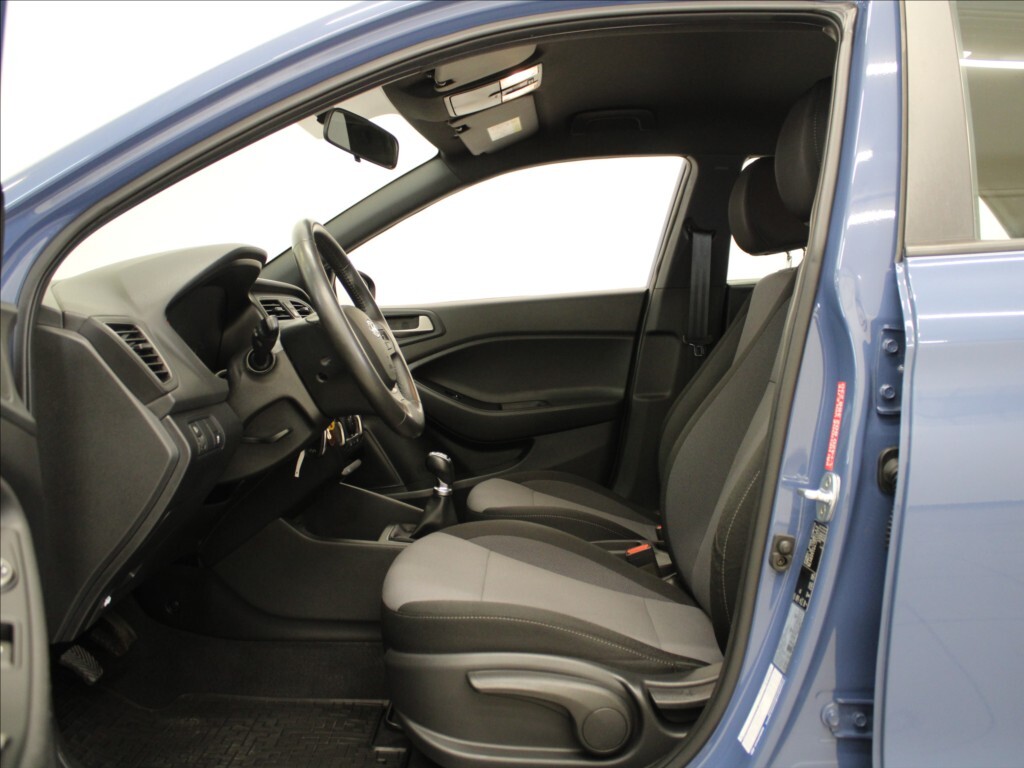 Hyundai i20 6