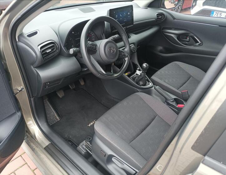 Toyota Yaris 9