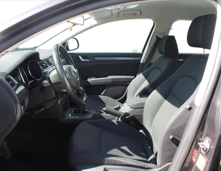 Škoda Superb 10