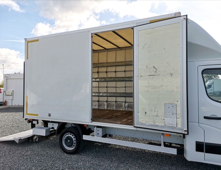 Renault Master 18